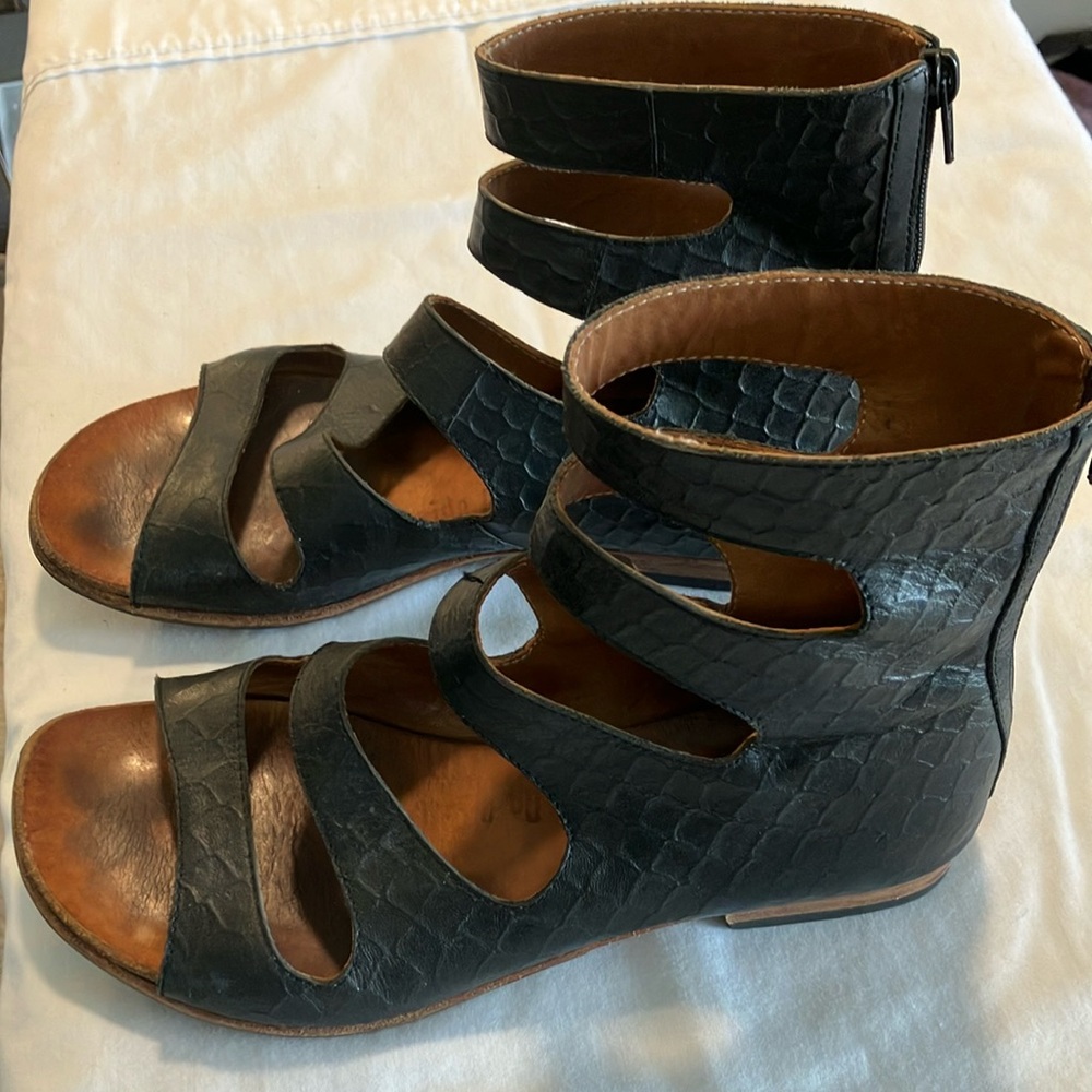 Johnny Fluevog Black Gladiator Sandals Size 8